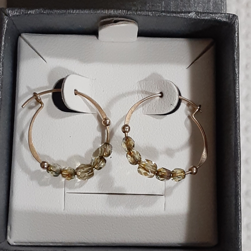 14kt YG Peridot Birthstone Hoop Earrings